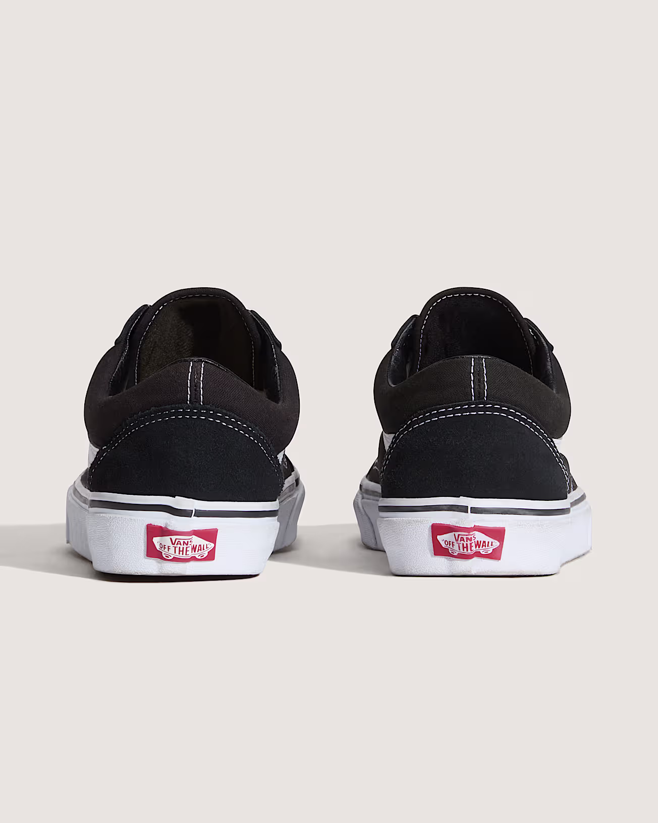 نمای کنار Vans